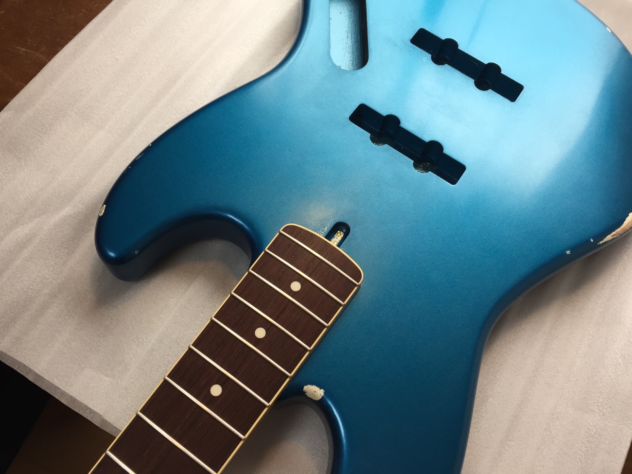 ネックポケットの掃除【ドットバインディングJBの組み込み-9