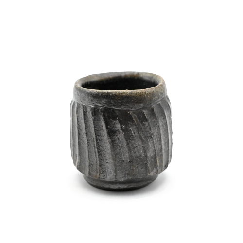 備前焼黒備前鎬酒呑作家：澁田 寿昭 - 備前焼通販ギャラリーしょうざん