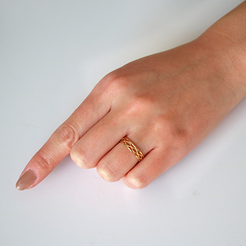 ビズー公式】手編み ゴールド K18 リング トレッセ | 希少石カラー