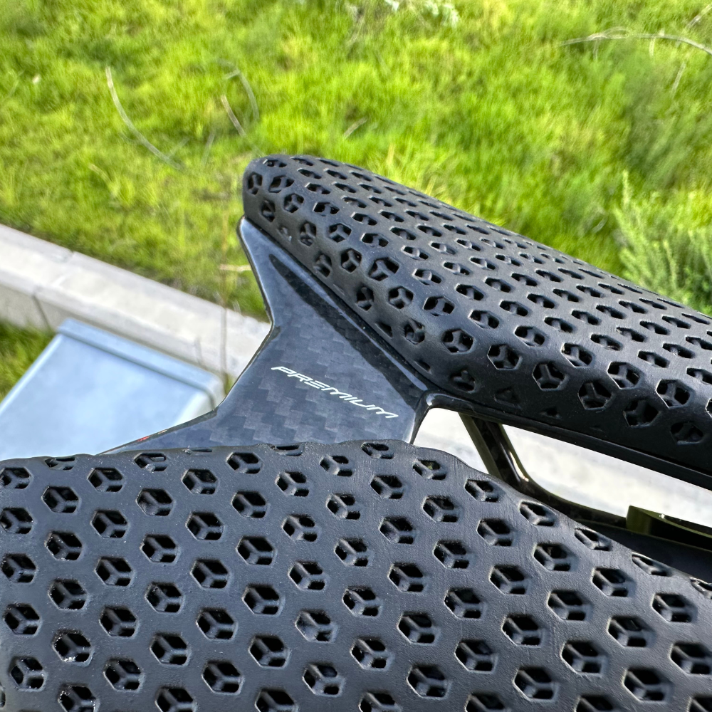 RYET / PREMIUM 3D カーボンサドル