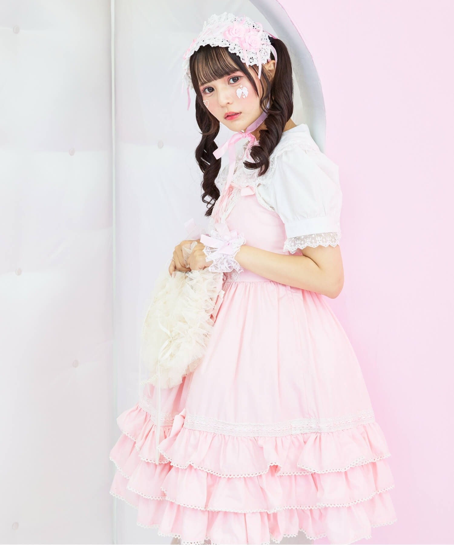 レースアップのリボンフリルジャンパースカート | BODYLINE & LunaBelle