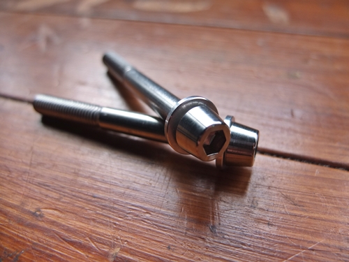 シート固定用ボルト(2本セット ジュラルミンワッシャ付） B8-75C-2