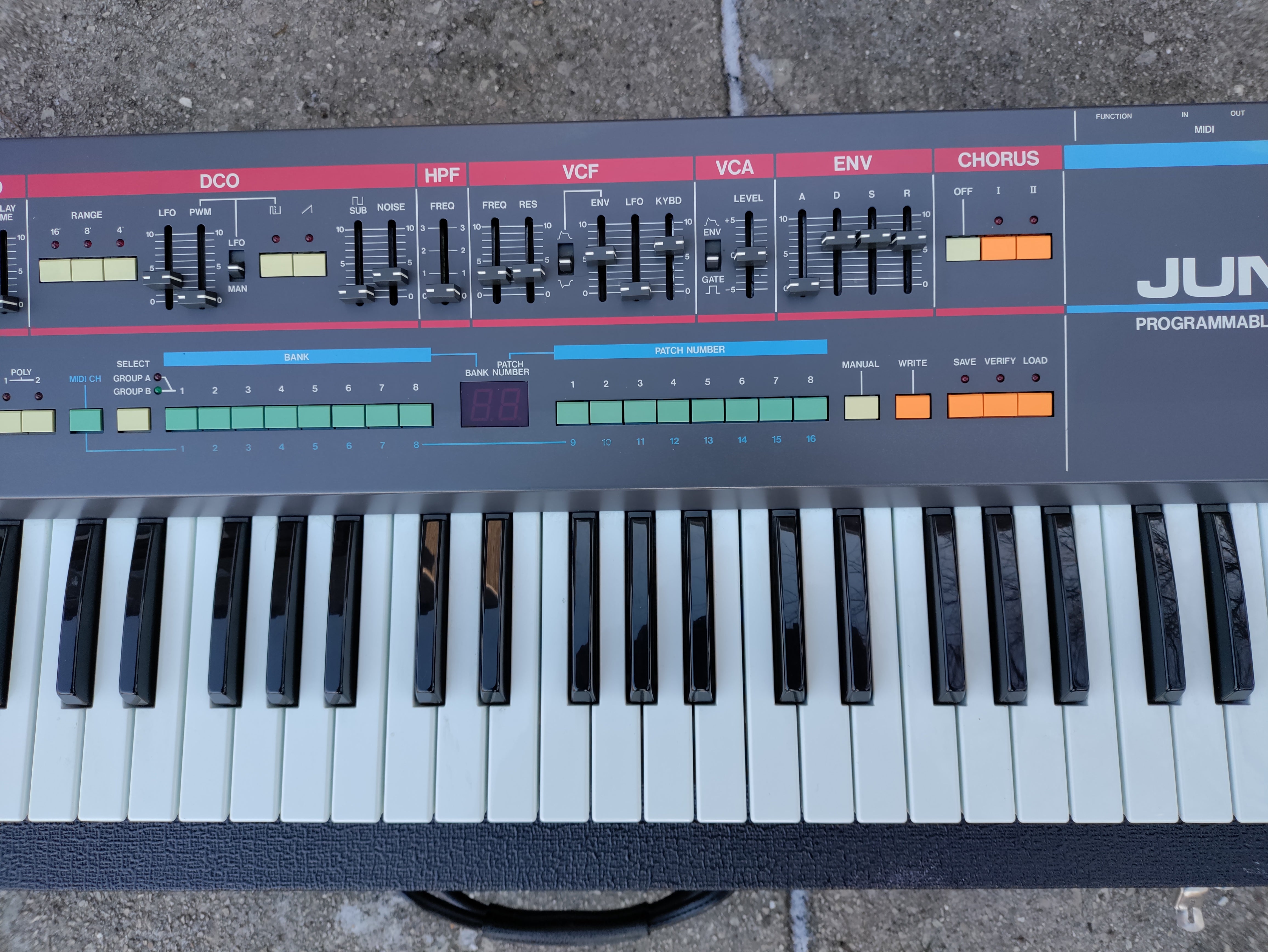 Roland Juno 106 Synth and Flight Case - Refurbished – Borish