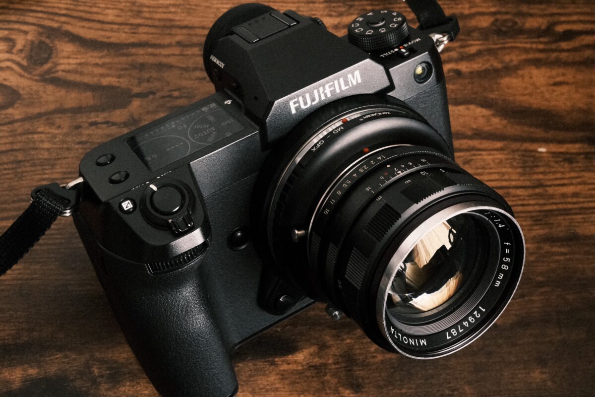 GFX × オールドレンズ。「MINOLTA AUTO ROKKOR-PF 58mm F1.4」 | BORN