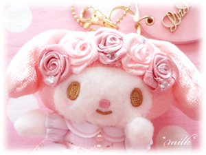 マイメロディ×リズリサコラボ ぬいぐるみリュック＆チャーム