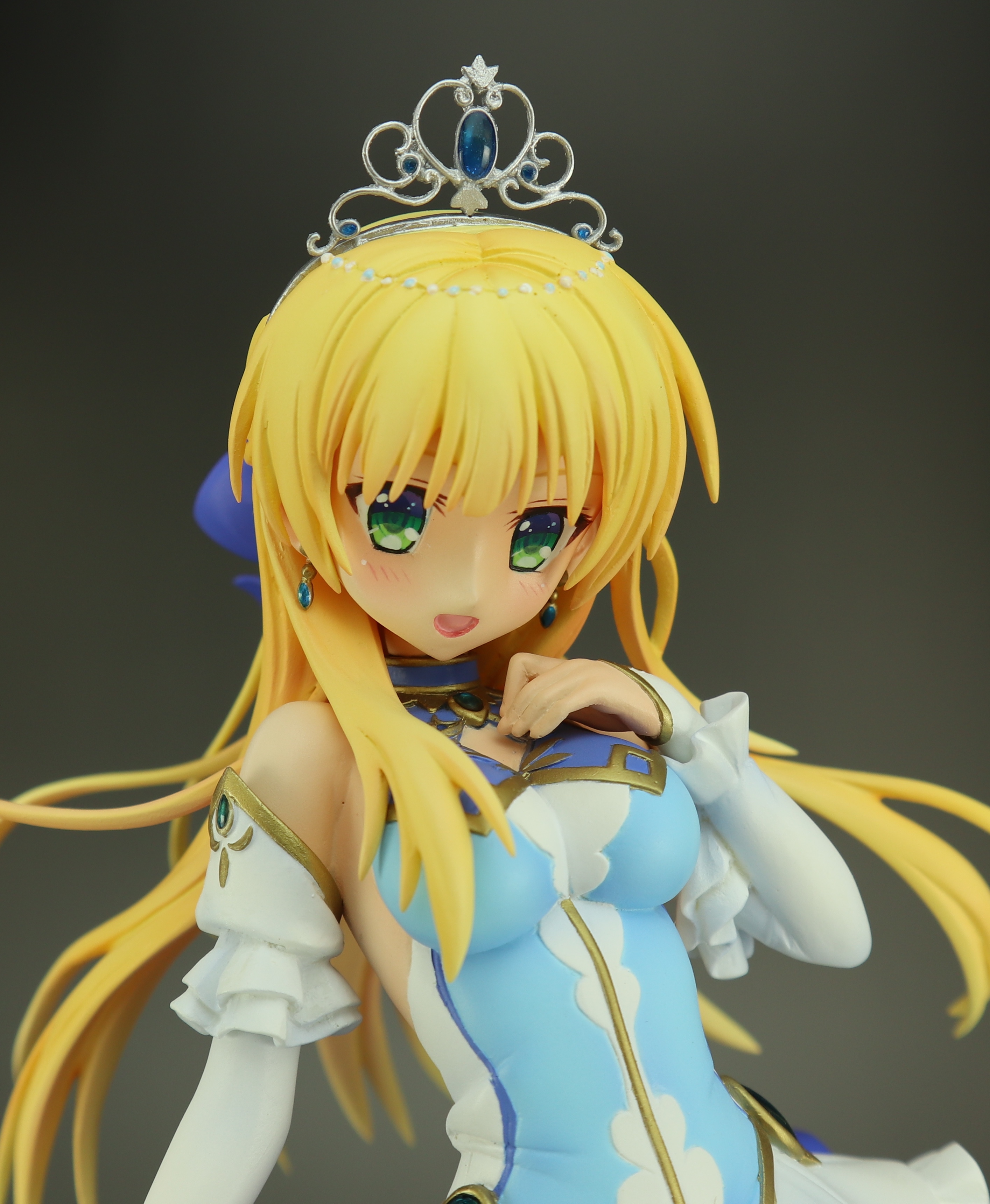 シルヴィア・ル・クルスクラウン・・名前が長いのです！ | ガレージ