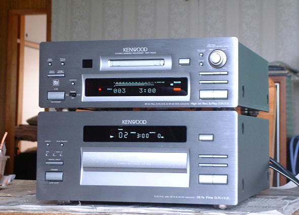 7002番」が2機種 - アンプとインプとの日々