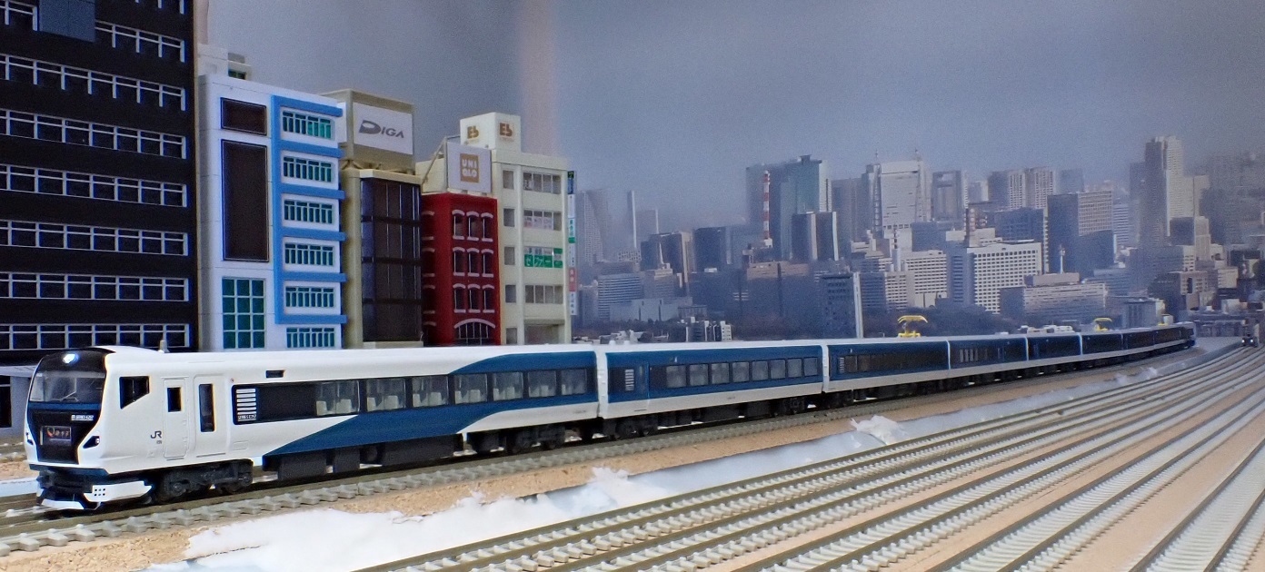 KATO E257系2000番台 踊り子9両セット 入線 | 川崎駅 レイアウト製作日誌