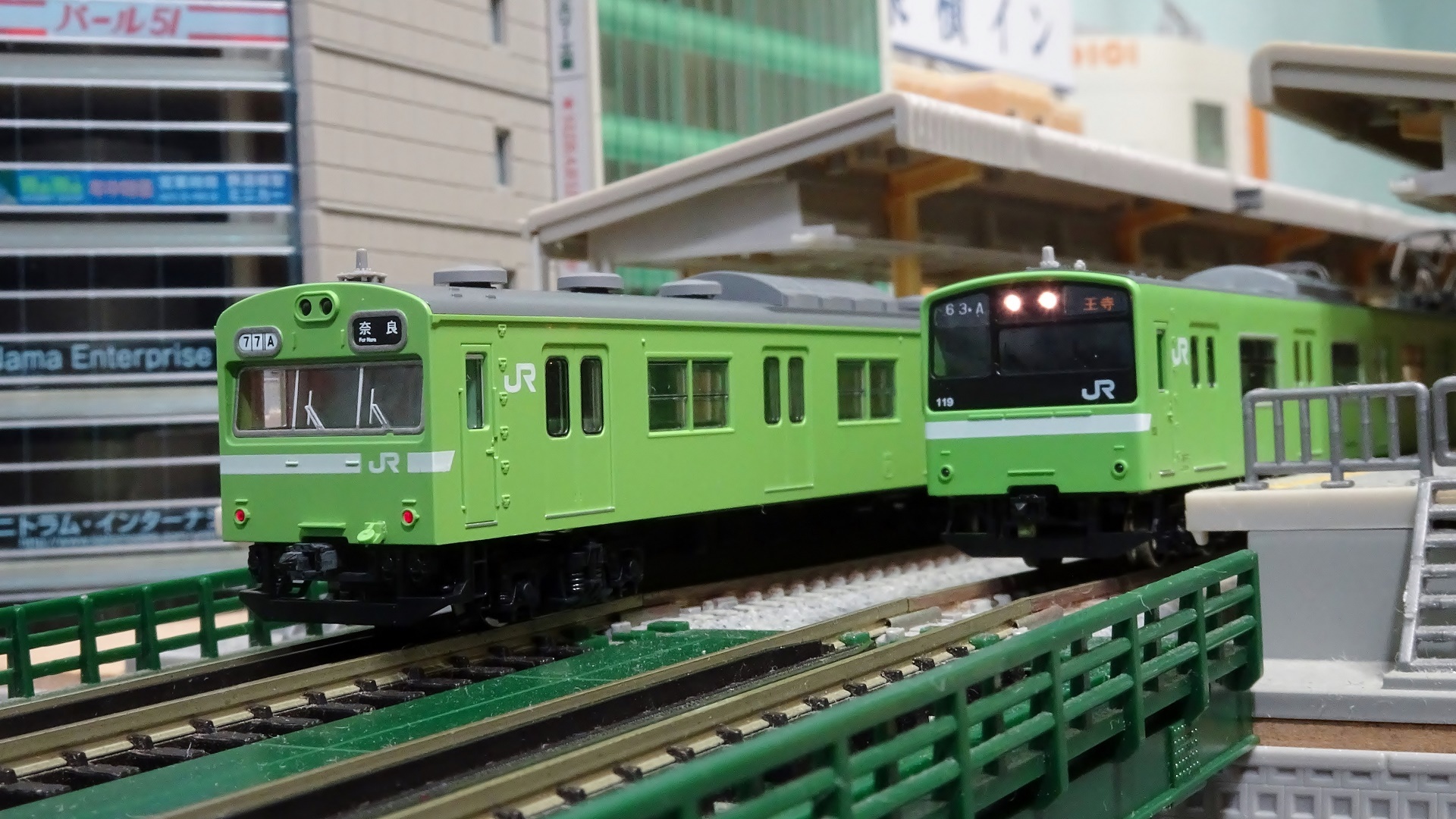 新車入線？】JR 103系(JR西日本仕様・黒サッシ・ウグイス) - ビスタ