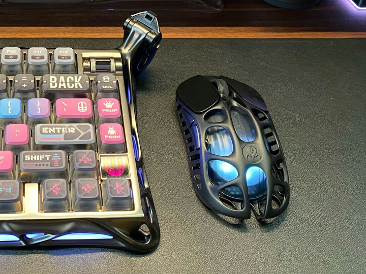 GravaStar、新しい中空デザインのマグネシウム合金シェルで約49gを実現