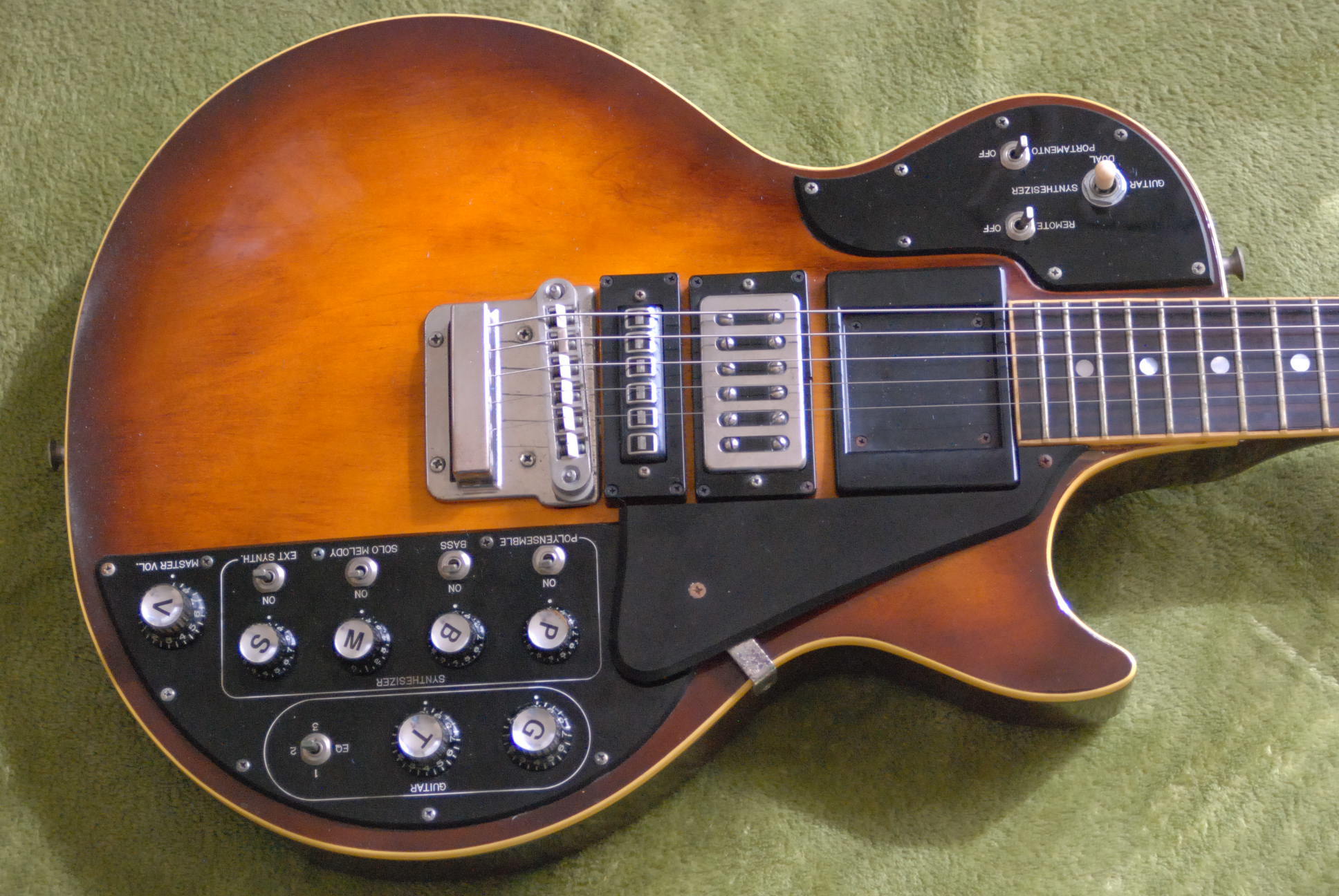 世界初のGR-500ギターシンセを今の時代に弾けるようにというオーダー