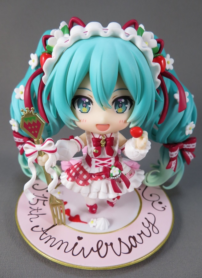 玩具レビュー ねんどろいど 初音ミク 15th Anniversary Ver. - 金の