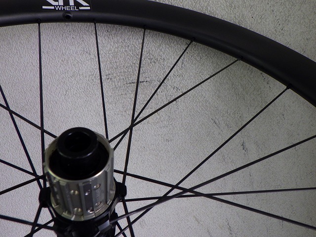 ちくわ輪業の完組みホイールを組み直しました（後輪だけど前編） | の