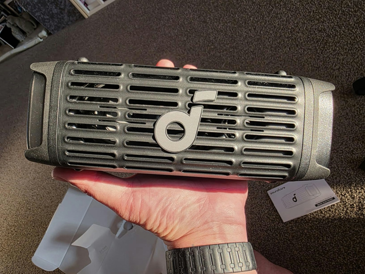 Anker Soundcore Boom 3i』画像など ～耐海水性能も備えたアウトドア特