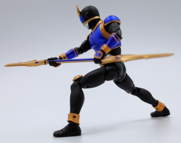 S.H.Figuarts（真骨彫製法） 仮面ライダークウガ ライジングドラゴン