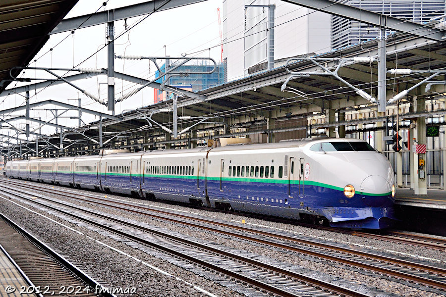 新幹線沼脱出ならず … 200系新幹線 K編成 入線 - ナマケモノ写真館