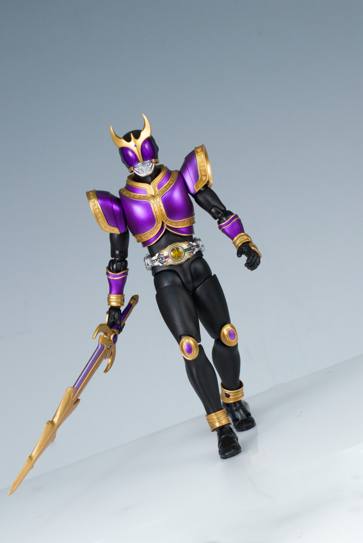 S.H.Figuarts 真骨彫製法 仮面ライダークウガライジングタイタン ミニ
