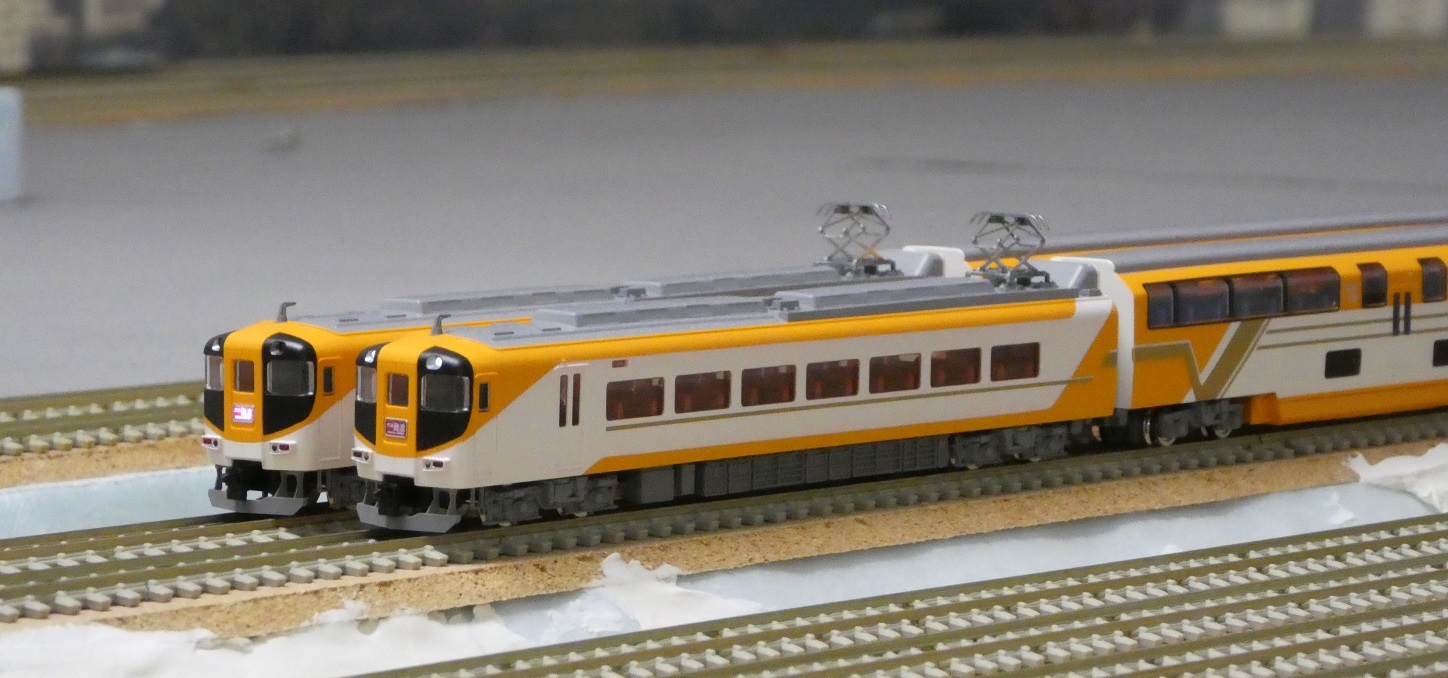 tomix 近鉄30000系ビスタEX(新塗装)入線 | 川崎駅 レイアウト製作日誌