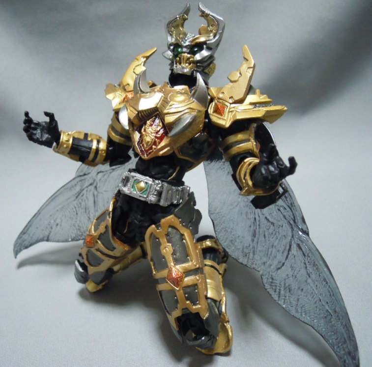 玩具レビュー SIC 仮面ライダーギャレン キングフォーム - 金の