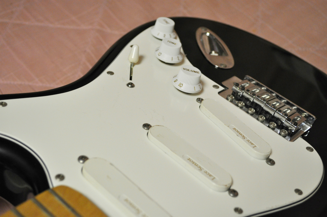 自作ECミッドブースト on マイブラッキーストラト | 新・レビュログ桜