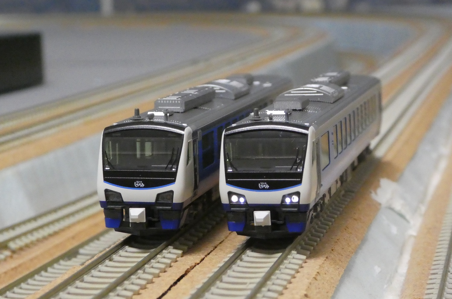 KATO HB-E300系リゾートしらかみ(青池編成)入線 | 川崎駅 レイアウト