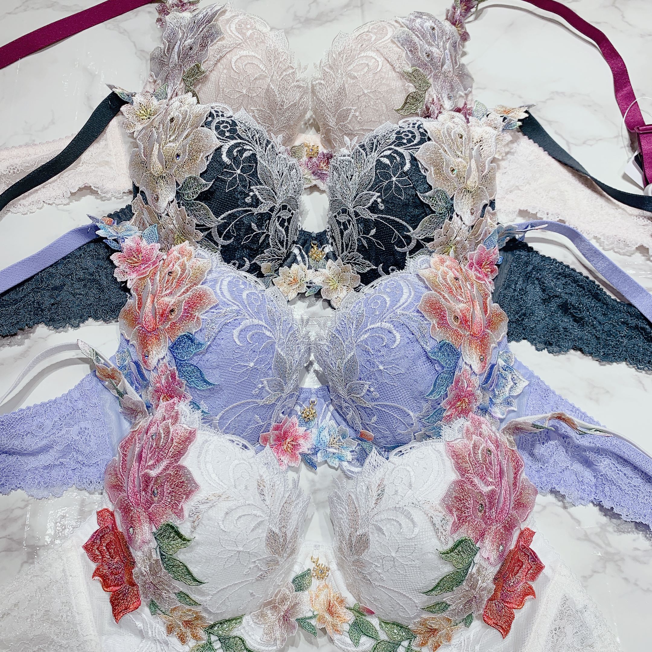 サルート☆*:.｡限定09グループ☆.｡.:*☆ | Salute by WACOAL/AMPHI