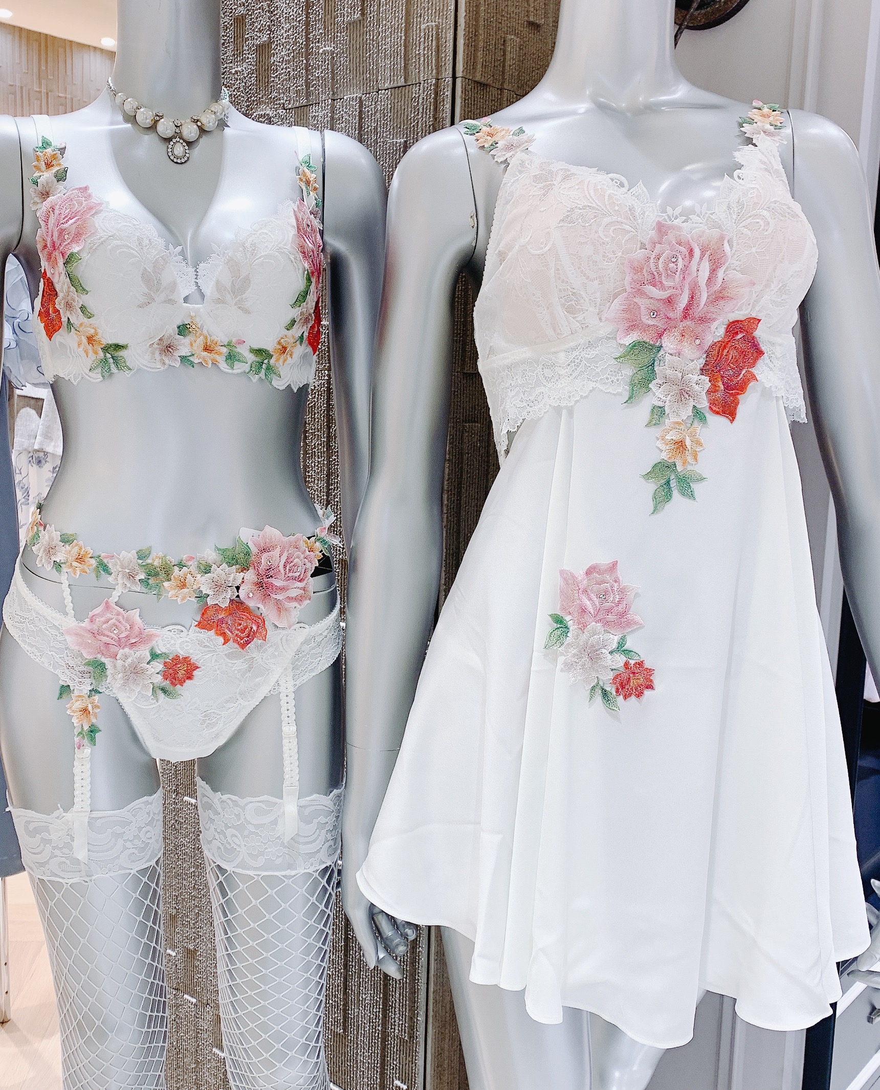 サルート☆*:.｡限定09グループ☆.｡.:*☆ | Salute by WACOAL/AMPHI