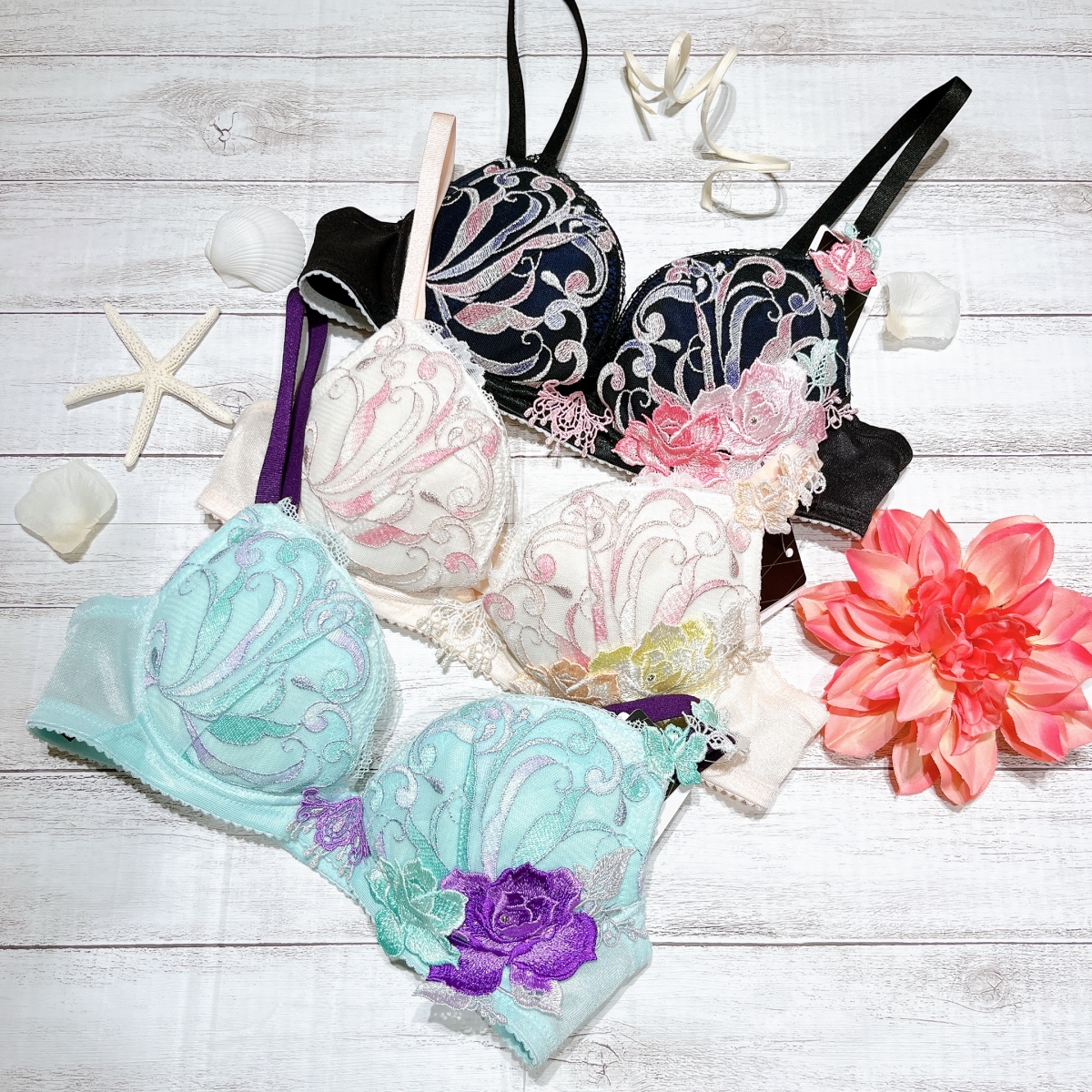 サルート【66グループ】新登場☆ミ | Salute by WACOAL/AMPHI