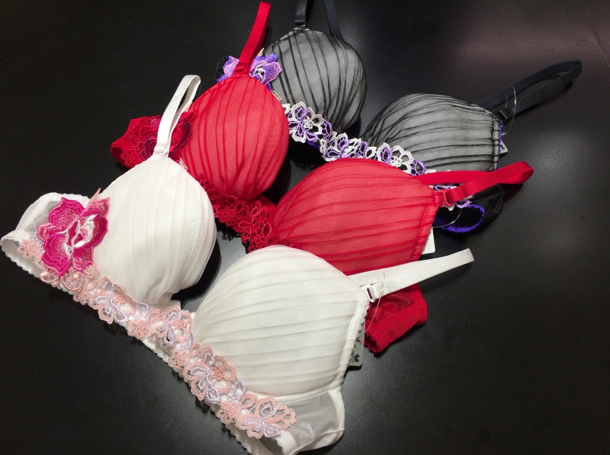 サルート セクシーさと気品を兼ね備えた83グループ新登場！ | Salute