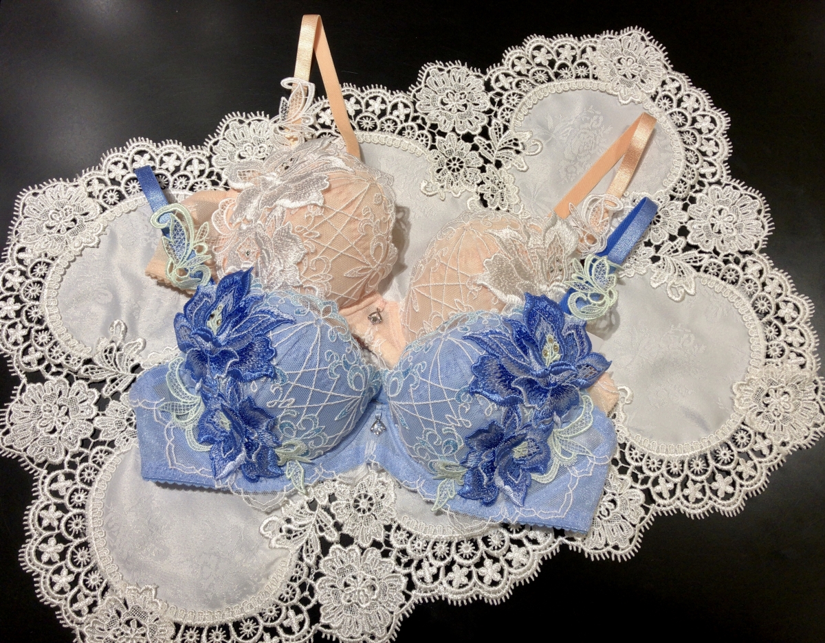 サルート 90グループから追加カラー新登場！！ | Salute by WACOAL