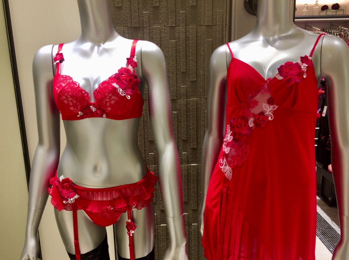 サルート セクシーさと気品を兼ね備えた83グループ新登場！ | Salute