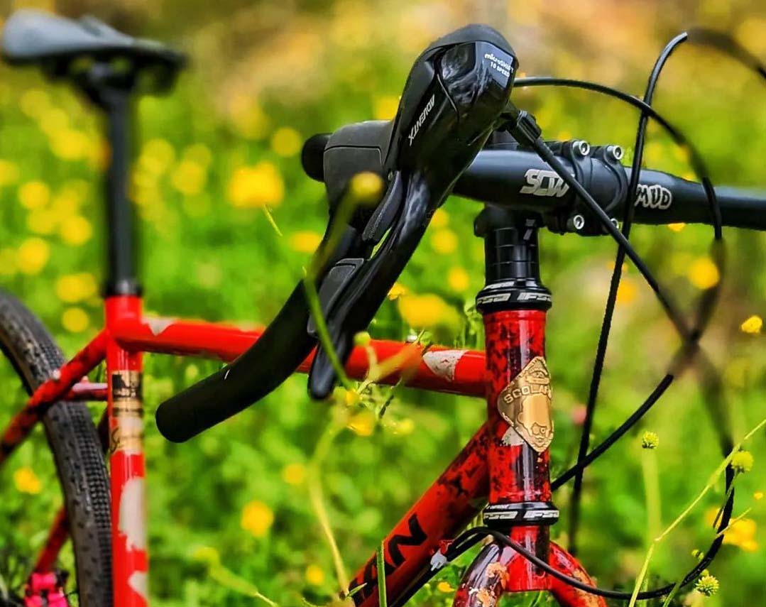 Microshift Advent-Xのドロップバーシフターは親指が当たって使い