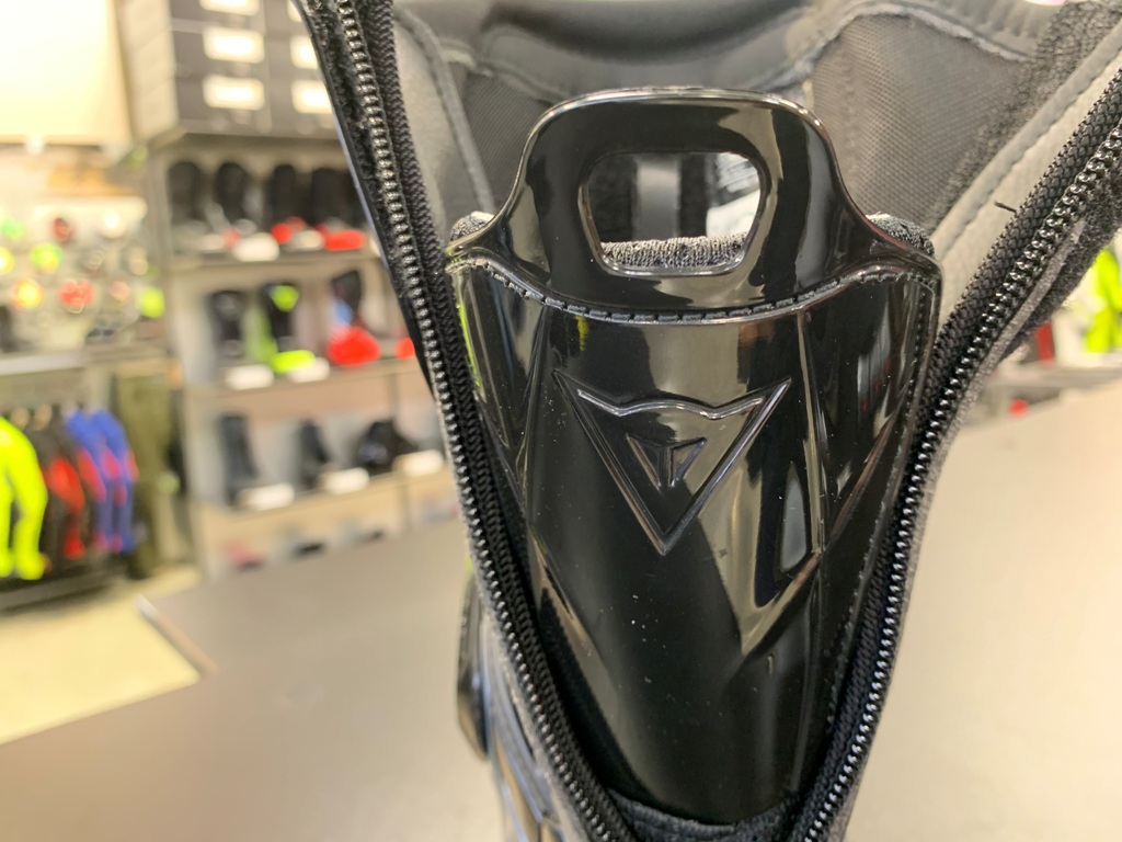 ロングセラーのレディースブーツ第2弾『TORQUE 3 OUT LADY BOOTS』