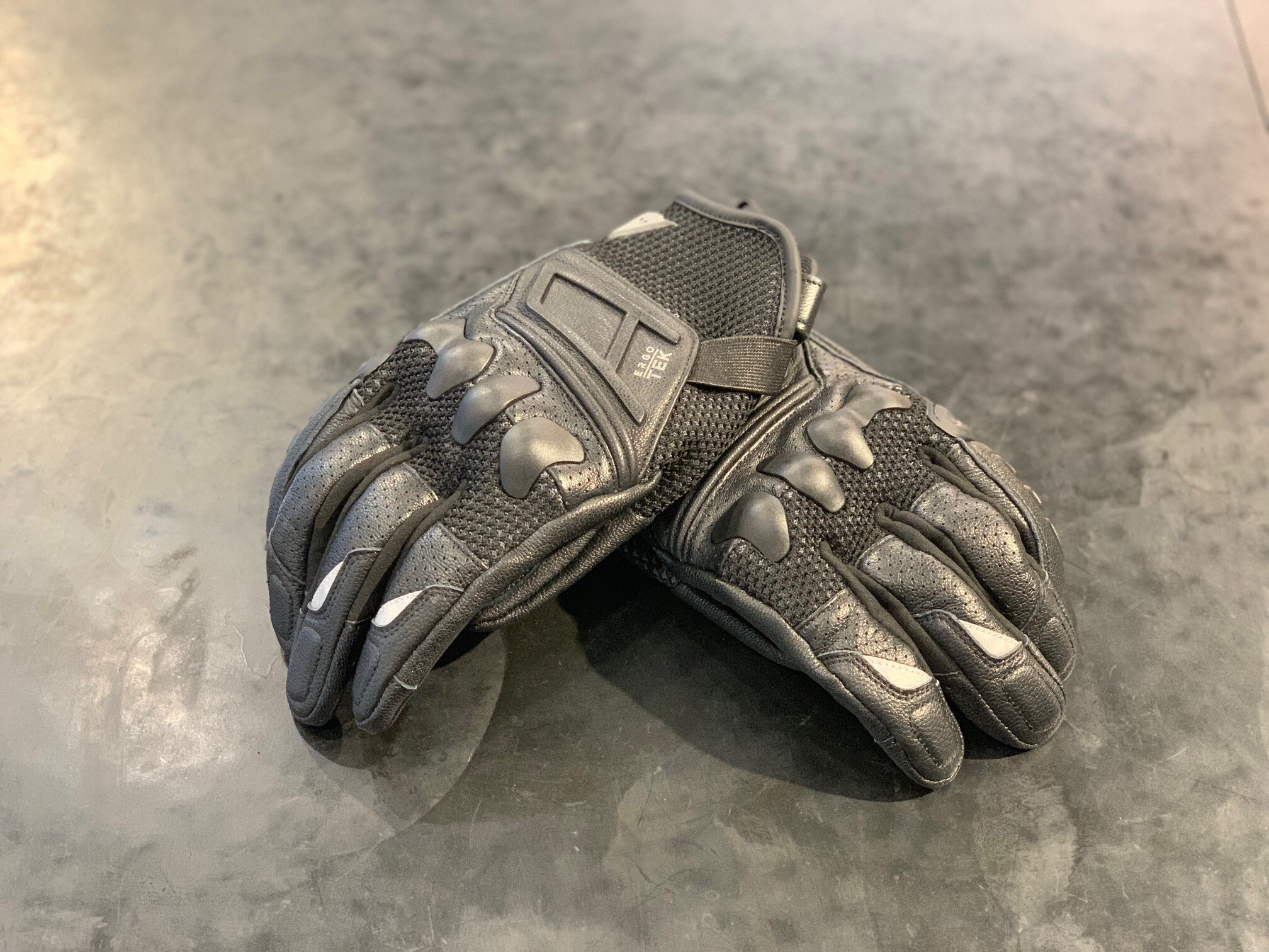 暑いシーズンを快適にするお勧めのメッシュグローブ