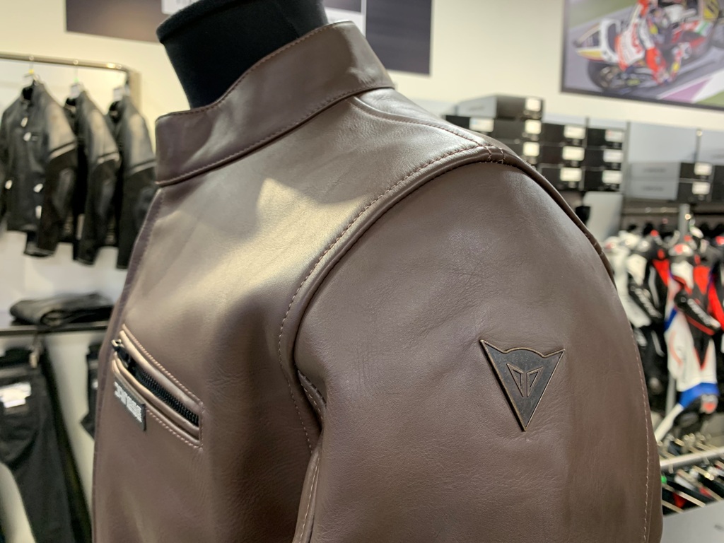 幅広い季節で快適にレザージャケットを【MERAK LEATHER JACKET】