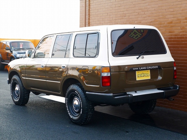 ランクル 観音開き(観音扉バックドア)VS上下開き 後姿一覧｜ランクル