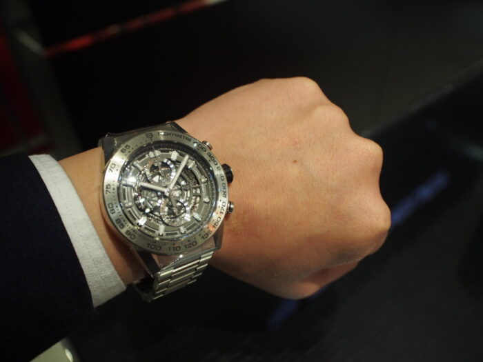 タグホイヤー カレラ キャリバー ホイヤー01 グレーファントムの特別感