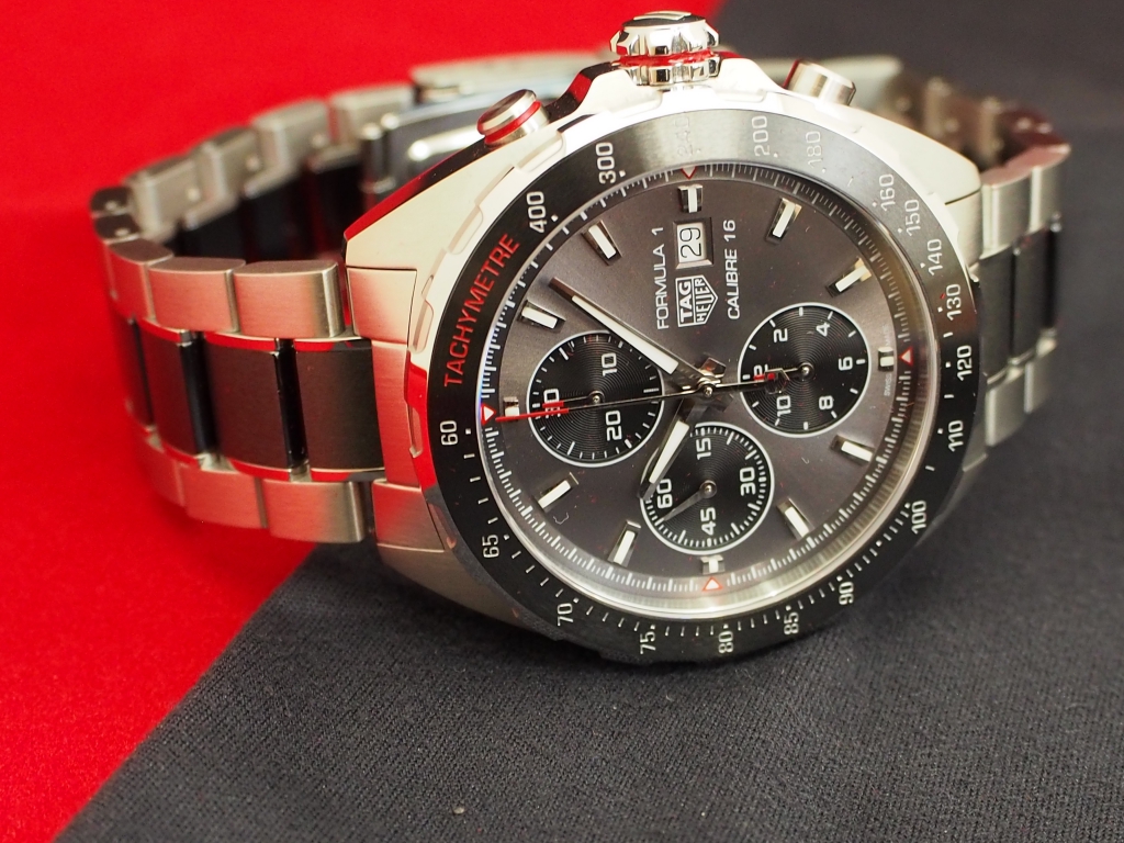 見れば見るほど引き込まれるカッコよさ！！タグ・ホイヤー