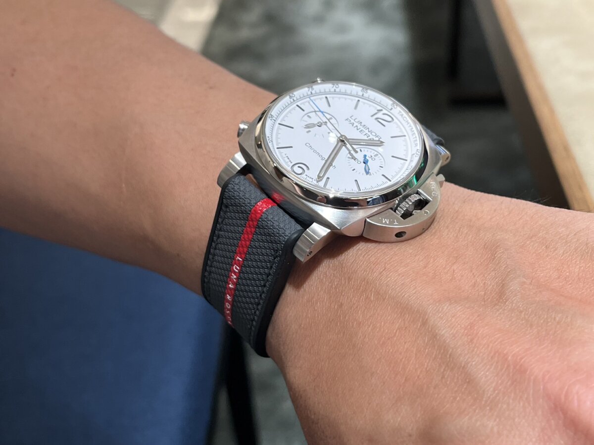 パネライ純正ベルト「ルナ・ロッサ」をルミノール クロノ(PAM1218)に