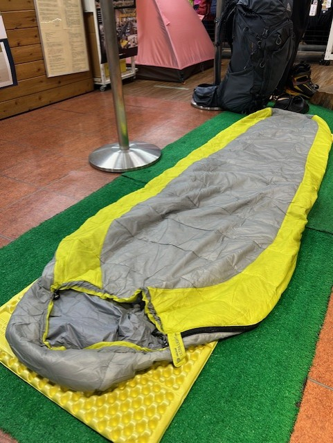 好日山荘 町田店 : 軽量でコスパの良い夏用シュラフが入荷しました！