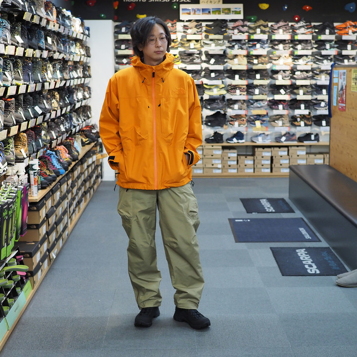 好日山荘 横浜西口店 : ポケット豊富で着心地の軽い TNF/Hiker's