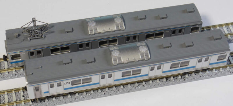 シャープでクールな国鉄末期の銀色電車、TOMIXの205系(京阪神緩行線)が