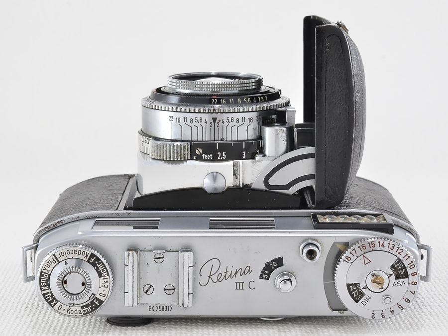 Kodak Retina IIICの真髄。モダンな風景をフィルムで切り取る