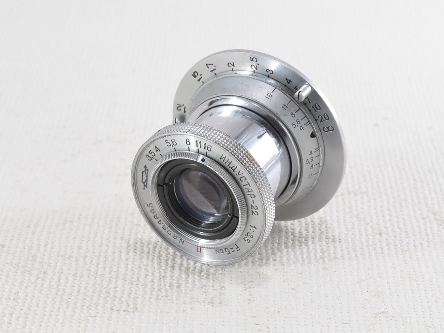 オールドレンズ探訪記] Industar-22(インダスター) 50mm F3.5を使って