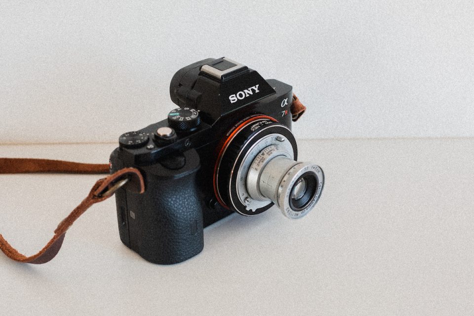 オールドレンズ探訪記] 75年の歴史がここに。Canon SERENAR 5cm（50mm