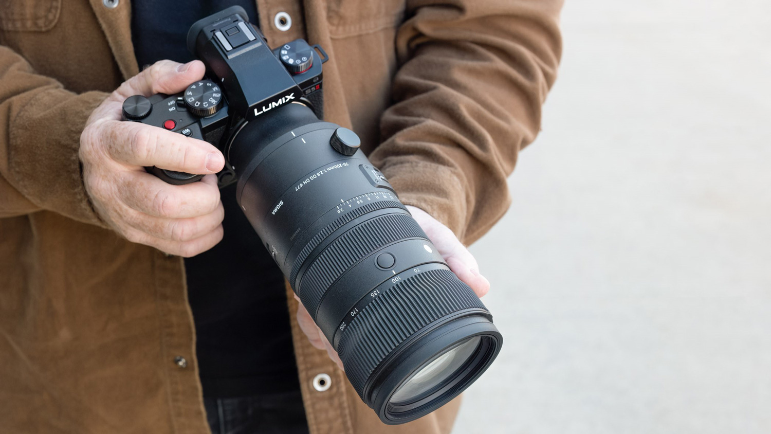 First Look: SIGMA 70-200mm F2.8 DG DN OS Sports Lens for L-Mount