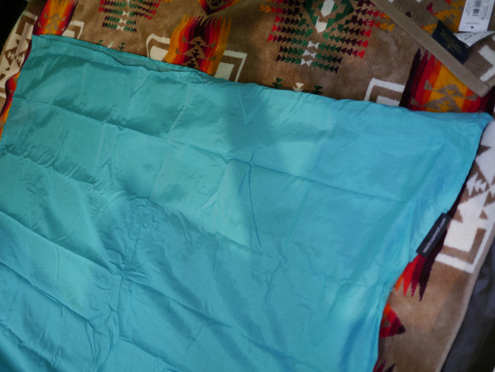 好日山荘 瑞穂店 : 山小屋シーツを比較してみた