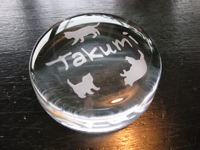 ねこ 猫 ネコ 名入れ 名前入り 文鎮 ガラス 誕生日 ペーパーウェイト