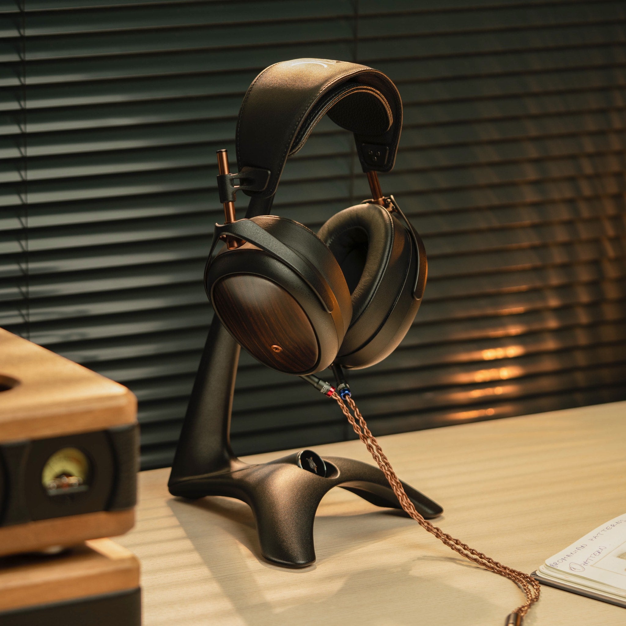 Meze Liric II (2nd Generation) Closed-Back Headphones | Bloom Audio