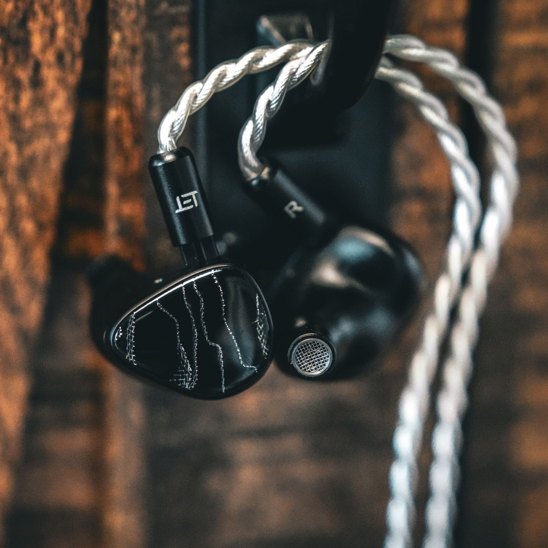 Noble Audio Onyx Quadbrid Flagship Universal IEMs | Bloom Audio